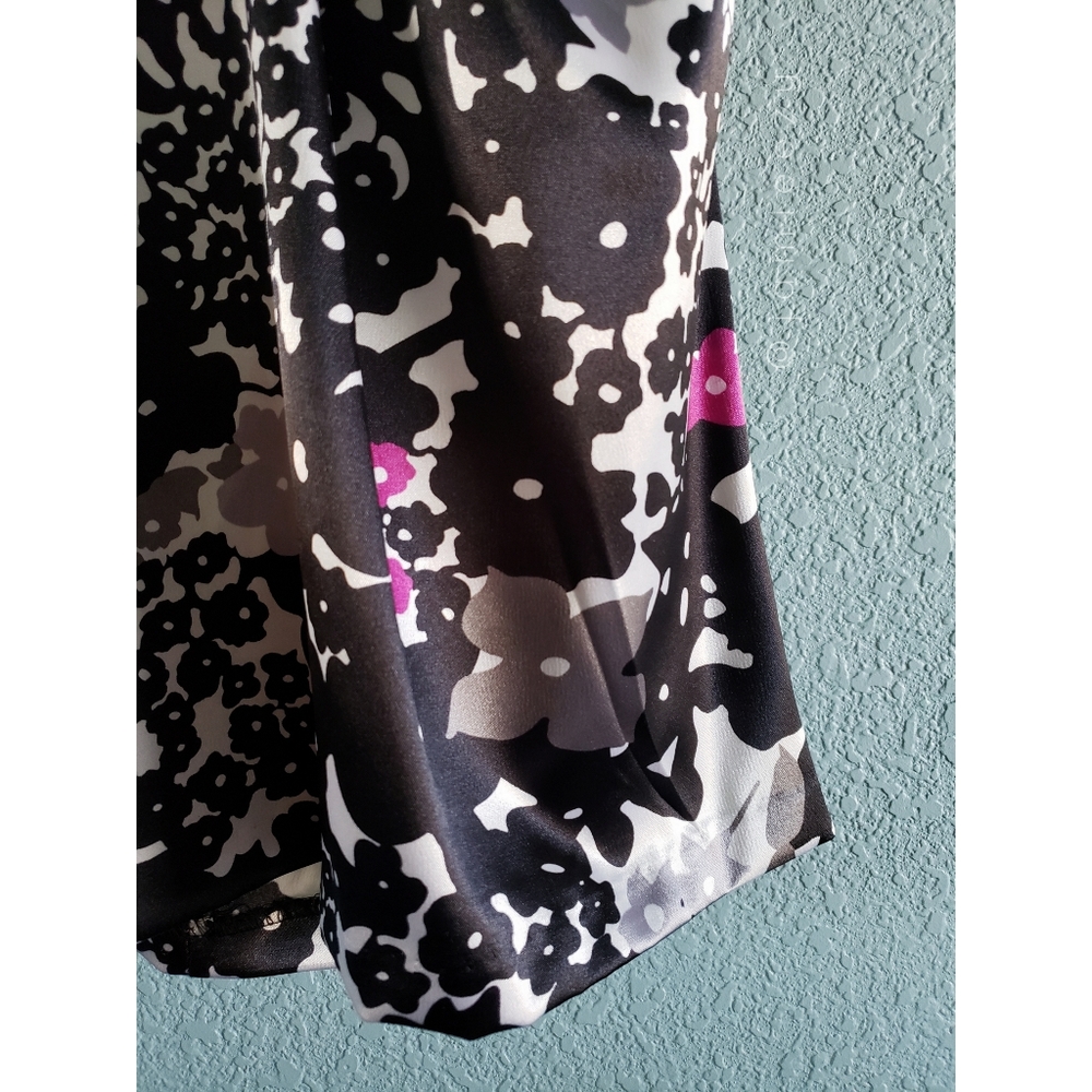 Teeze Me | Silky Abstract Floral Halter Dress - Picture 5 of 9
